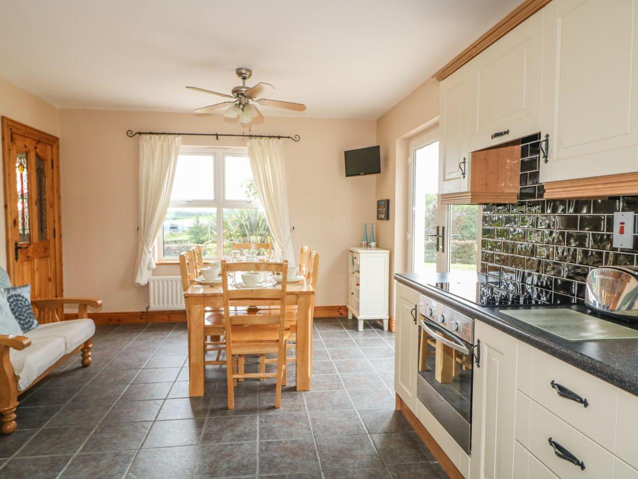 Kate'S Cottage Rathmullan Exterior foto